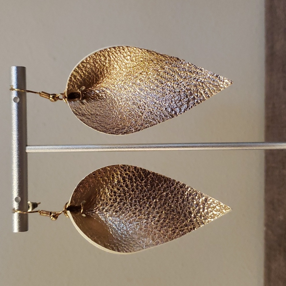 60. 3 Felt Dangle Earrings - Picture 4 of 11